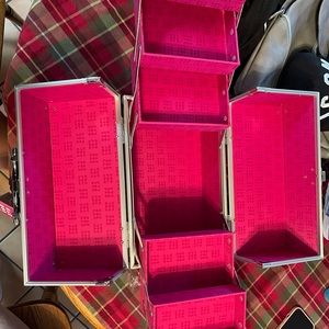 large black caboodle